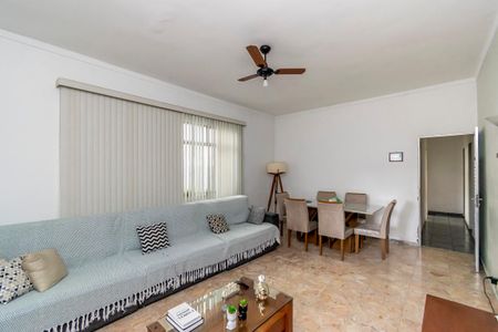 Casa à venda com 100m², 4 quartos e 6 vagasSala