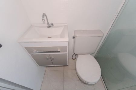 Banheiro de kitnet/studio para alugar com 1 quarto, 30m² em Bela Vista, São Paulo