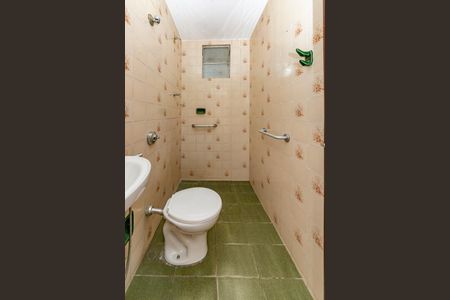 Casa à venda com 273m², 2 quartos e 3 vagas Casa à venda com 273m², 2 quartos e 3 vagasBanheiro Social