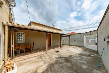 Casa à venda com 273m², 2 quartos e 3 vagas Casa à venda com 273m², 2 quartos e 3 vagasQuintal