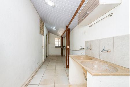 Casa à venda com 273m², 2 quartos e 3 vagas Casa à venda com 273m², 2 quartos e 3 vagasÁrea de Serviço