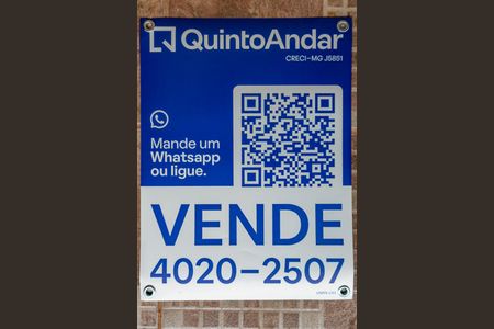 Casa à venda com 273m², 2 quartos e 3 vagas Casa à venda com 273m², 2 quartos e 3 vagasPlaquinha