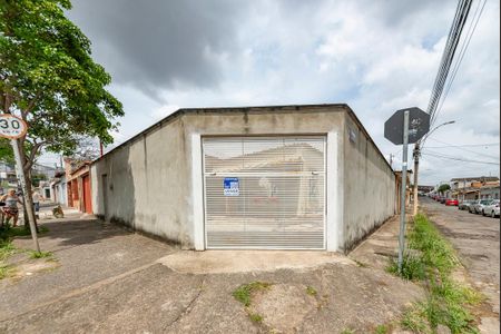 Casa à venda com 273m², 2 quartos e 3 vagas Casa à venda com 273m², 2 quartos e 3 vagasFachada