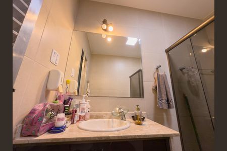 Casa à venda com 100m², 4 quartos e 6 vagasBanheiro