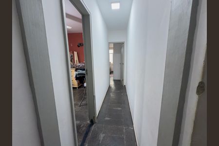 Casa à venda com 100m², 4 quartos e 6 vagasCorredor