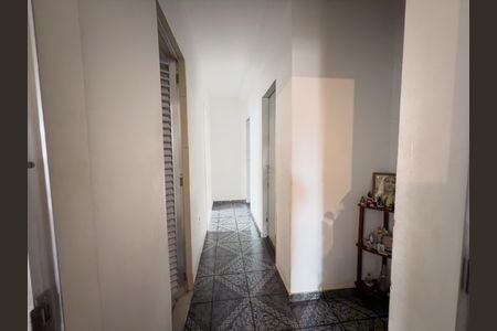 Casa à venda com 100m², 4 quartos e 6 vagasCorredor