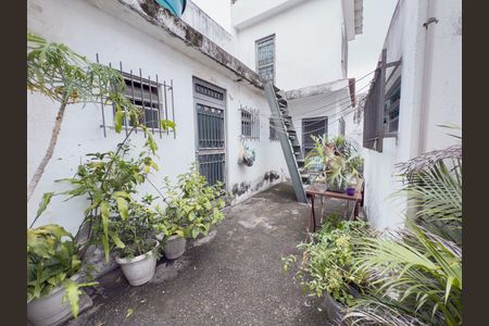 Casa à venda com 100m², 4 quartos e 6 vagasÁrea Externa
