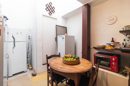 Casa à venda com 390m², 4 quartos e 2 vagasSala