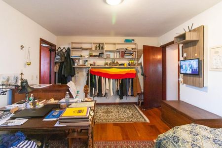 Casa à venda com 390m², 4 quartos e 2 vagasQuarto 1