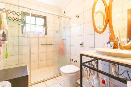 Casa à venda com 390m², 4 quartos e 2 vagasBanheiro da Suíte