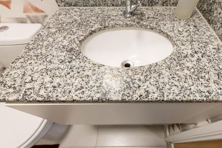 Banheiro de kitnet/studio para alugar com 1 quarto, 24m² em Consolação, São Paulo