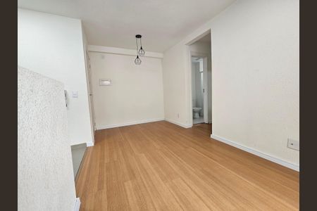 Sala de apartamento à venda com 2 quartos, 45m² em Jardim São Luís, São Paulo