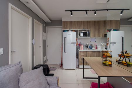 Apartamento à venda com 34m², 2 quartos e 1 vaga Apartamento à venda com 34m², 2 quartos e 1 vagaCozinha e Área de Serviç