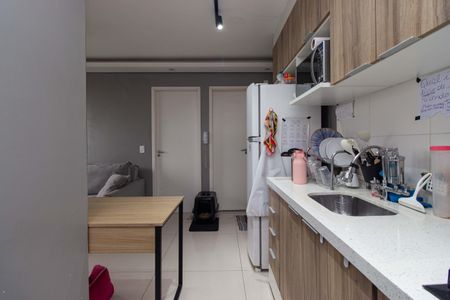 Apartamento à venda com 34m², 2 quartos e 1 vaga Apartamento à venda com 34m², 2 quartos e 1 vagaCozinha e Área de Serviço