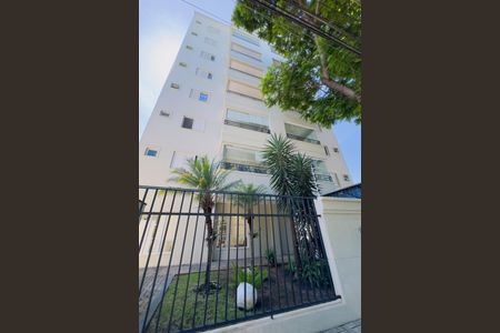 Apartamento para alugar com 67m², 2 quartos e 1 vagaFachada + Plaquinha