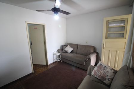 Sala de casa à venda com 3 quartos, 360m² em Novo Riacho, Contagem