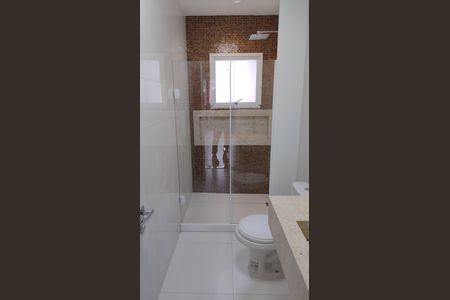 Casa de condomínio à venda com 209m², 4 quartos e 3 vagasBanheiro da Suíte 1