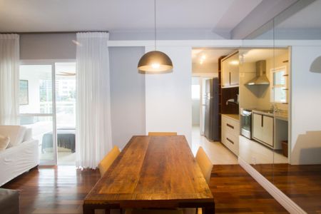 Apartamento para alugar com 90m², 1 quarto e 1 vaga Apartamento para alugar com 90m², 1 quarto e 1 vagaSala de Jantar