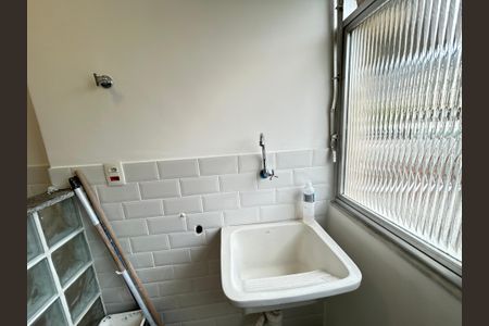 Apartamento à venda com 70m², 2 quartos e 1 vagaÁrea de Serviço