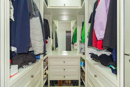 Apartamento à venda com 55m², 2 quartos e 1 vagaCloset - Suíte 