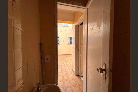 Casa à venda com 253m², 4 quartos e 5 vagas Casa à venda com 253m², 4 quartos e 5 vagasBanheiro de serviço