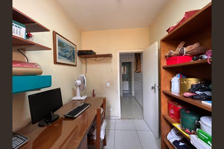 Casa à venda com 253m², 4 quartos e 5 vagas Casa à venda com 253m², 4 quartos e 5 vagasEscritório