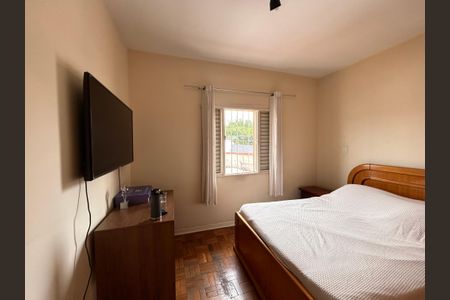 Casa à venda com 253m², 4 quartos e 5 vagas Casa à venda com 253m², 4 quartos e 5 vagasQuarto 2