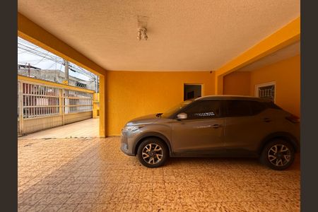 Casa à venda com 253m², 4 quartos e 5 vagas Casa à venda com 253m², 4 quartos e 5 vagasGaragem