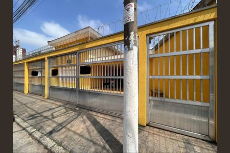 Casa à venda com 253m², 4 quartos e 5 vagas Casa à venda com 253m², 4 quartos e 5 vagasFachada