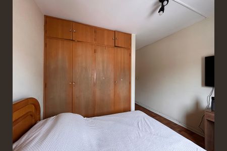 Casa à venda com 253m², 4 quartos e 5 vagas Casa à venda com 253m², 4 quartos e 5 vagasQuarto 2