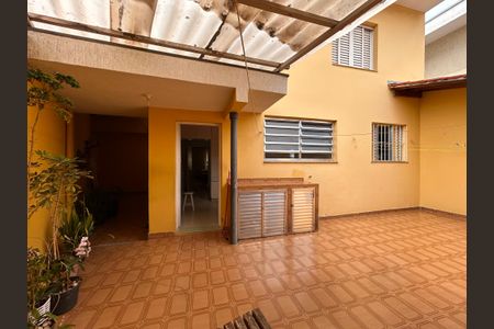 Casa à venda com 253m², 4 quartos e 5 vagas Casa à venda com 253m², 4 quartos e 5 vagasQuintal