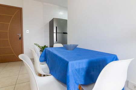 Sala de apartamento para alugar com 2 quartos, 55m² em Guilhermina, Praia Grande