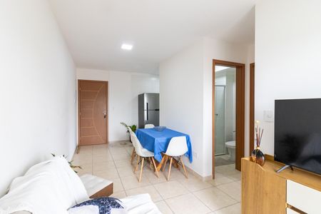Sala de apartamento para alugar com 2 quartos, 55m² em Guilhermina, Praia Grande