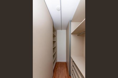 Apartamento à venda com 79m², 3 quartos e 2 vagas Apartamento à venda com 79m², 3 quartos e 2 vagasCloset da suíte