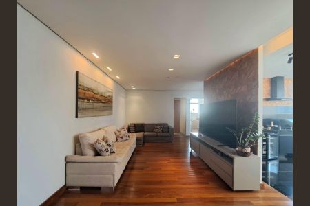 Apartamento à venda com 195m², 4 quartos e 3 vagas Apartamento à venda com 195m², 4 quartos e 3 vagasSala de TV