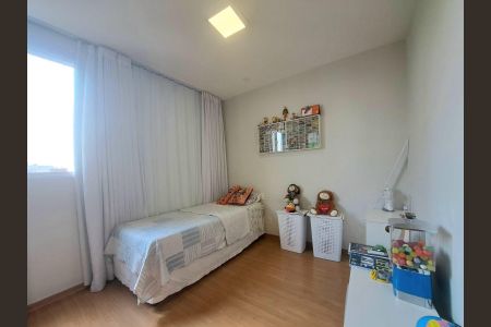 Apartamento à venda com 195m², 4 quartos e 3 vagas Apartamento à venda com 195m², 4 quartos e 3 vagasQuarto 1