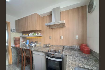 Apartamento à venda com 195m², 4 quartos e 3 vagas Apartamento à venda com 195m², 4 quartos e 3 vagasCozinha