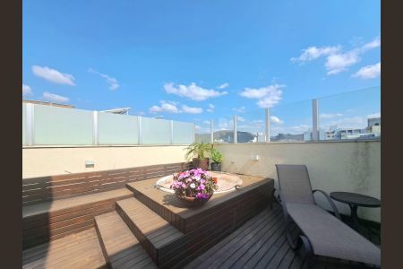 Apartamento à venda com 195m², 4 quartos e 3 vagas Apartamento à venda com 195m², 4 quartos e 3 vagasÁrea Gourmet