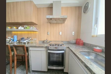 Apartamento à venda com 195m², 4 quartos e 3 vagas Apartamento à venda com 195m², 4 quartos e 3 vagasCozinha