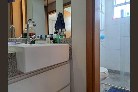 Apartamento à venda com 195m², 4 quartos e 3 vagas Apartamento à venda com 195m², 4 quartos e 3 vagasBanheiro