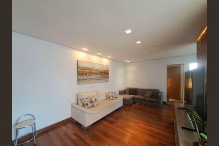 Apartamento à venda com 195m², 4 quartos e 3 vagas Apartamento à venda com 195m², 4 quartos e 3 vagasSala de TV