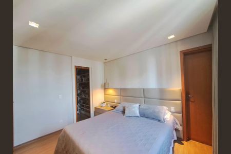 Apartamento à venda com 195m², 4 quartos e 3 vagas Apartamento à venda com 195m², 4 quartos e 3 vagasSuíte