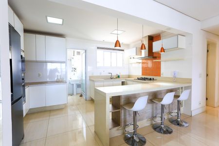 Apartamento à venda com 107m², 2 quartos e 2 vagasCozinha