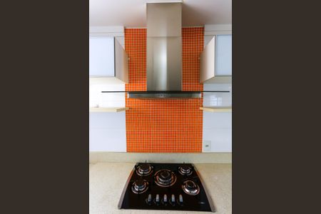 Apartamento à venda com 107m², 2 quartos e 2 vagasCozinha