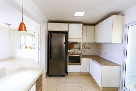 Apartamento à venda com 107m², 2 quartos e 2 vagasCozinha