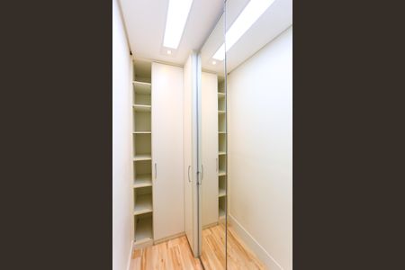 Apartamento à venda com 107m², 2 quartos e 2 vagasCloset da suíte