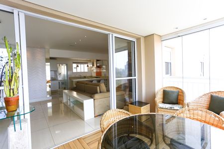 Apartamento à venda com 107m², 2 quartos e 2 vagasVaranda da Sala