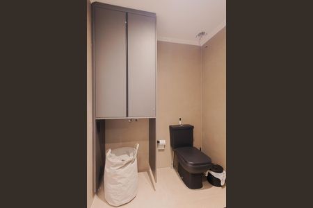 Banheiro Social de kitnet/studio à venda com 1 quarto, 29m² em Pinheiros, São Paulo