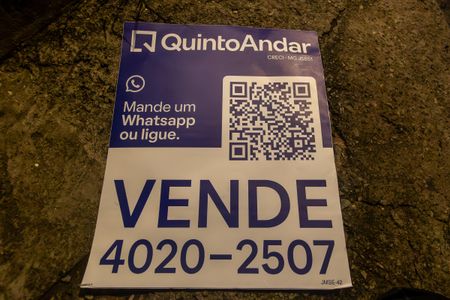 Placa QuintoAndar de casa à venda com 3 quartos, 241m² em Serrano, Belo Horizonte
