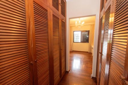 Casa à venda com 252m², 3 quartos e 4 vagasCloset da suíte